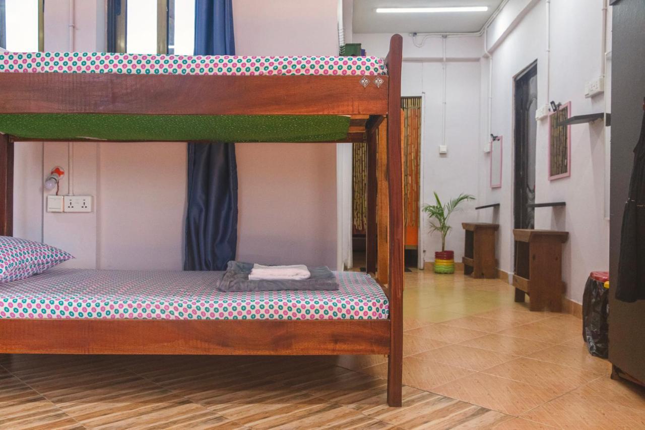African Vibrations Hostel Osu Аккра Екстер'єр фото